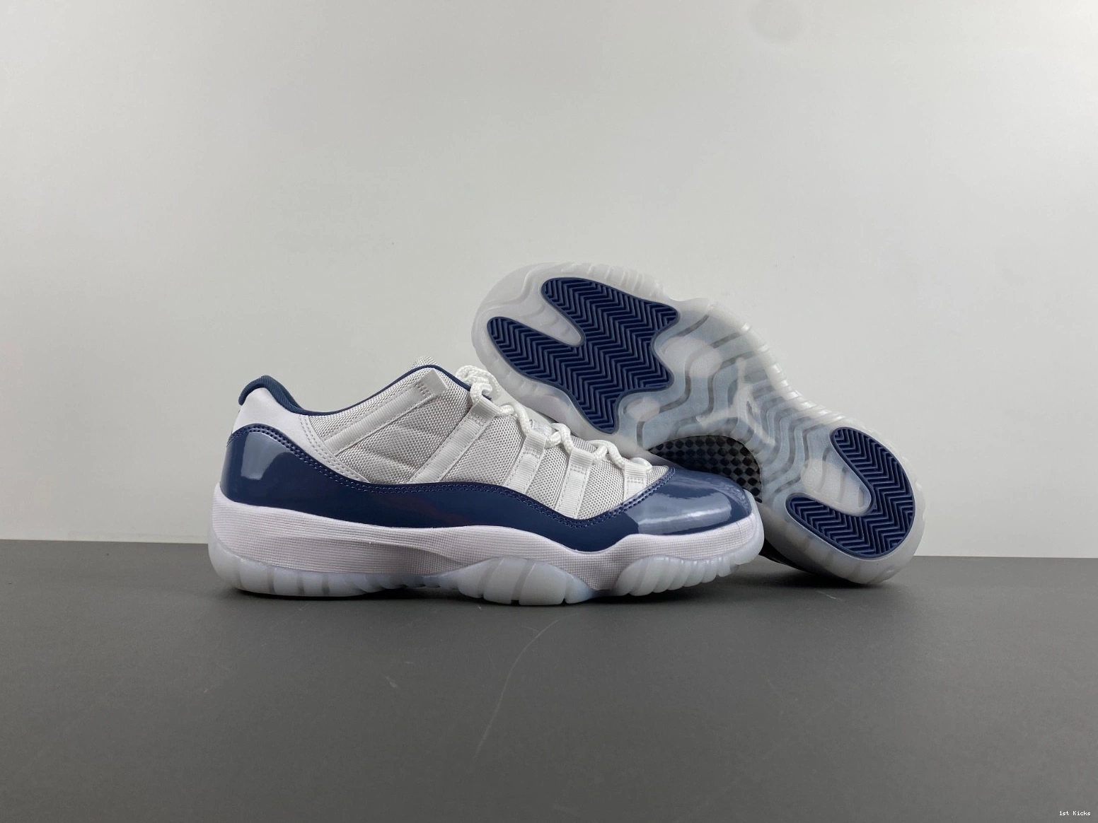 Air Jordan White  Low 11 Midnight Navy Retro FV5104-104 0108